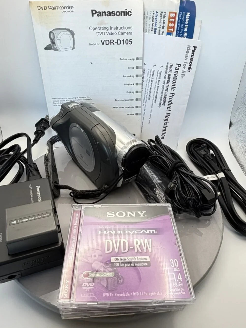 Panasonic Palmcorder MultiCam VDR-D105 DVD Camcorder Charger Discs Manual Works